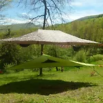 Tente Suspendue Sous Les étoiles Vue Nature Expérience Unique Massat